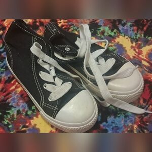 Kidgets Black And White Sneakers